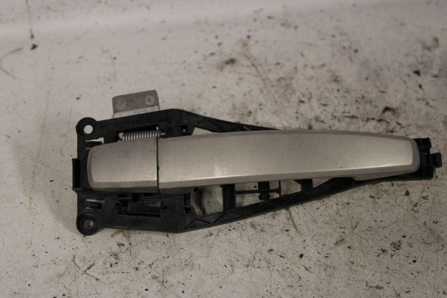 Dørhåndtak utv høyre foran til Opel Zafira B 2005-2011  (OPEL|13142770|24463524|)