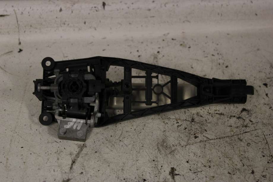 Dørhåndtak utv høyre foran til Opel Zafira B 2005-2011  (OPEL|13142770|24463524|)