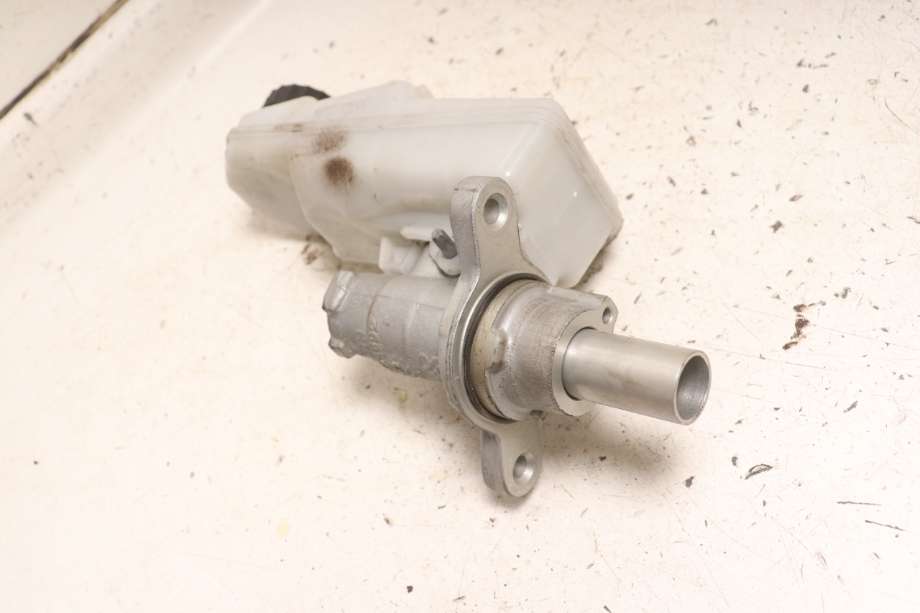 Bremsepumpe hoved til Toyota Avensis 2015-2019 (Type III, Fase 2)  (TOYOTA|4720109380|)