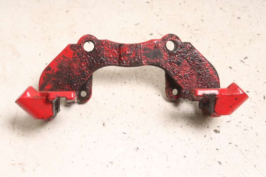 Bremsecaliper brakett til Ford Focus, 2011-2014 (Type III, Fase 1)  (FORD|1755022)