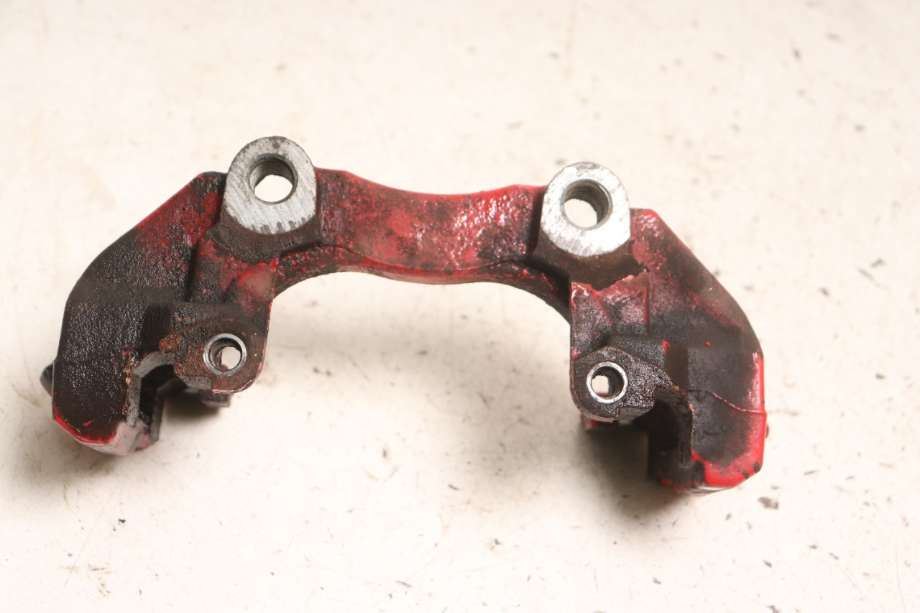 Bremsecaliper brakett til Ford Focus 2011-2014 (Type III, Fase 1)  (FORD|1755022|)
