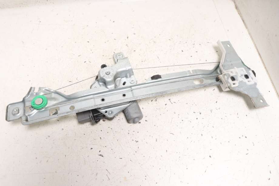 Ruteheis venstre til Peugeot 5008 2010-2017 (Type I)  (PEUGEOT|16 076 753 80|)