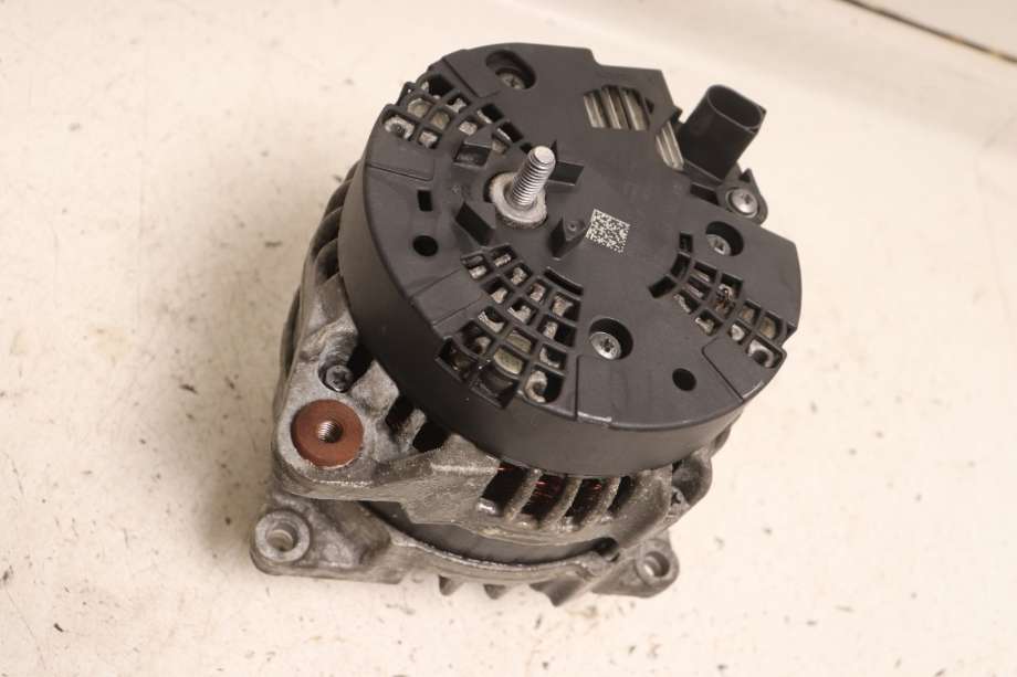 Dynamo til Mercedes CLA 2013-2019 (C117) (C117) (MERCEDES|A 000 906 19 03|)