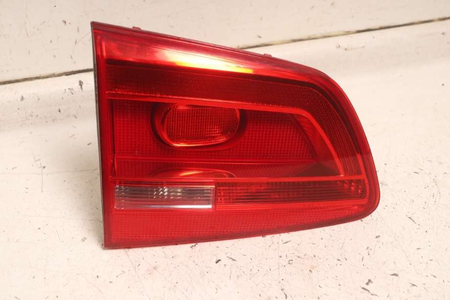 Baklykt venstre indre til VW Touran 2010-2015 (Type I, Fase 3) (VOLKSWAGEN|1T0 945 093|)