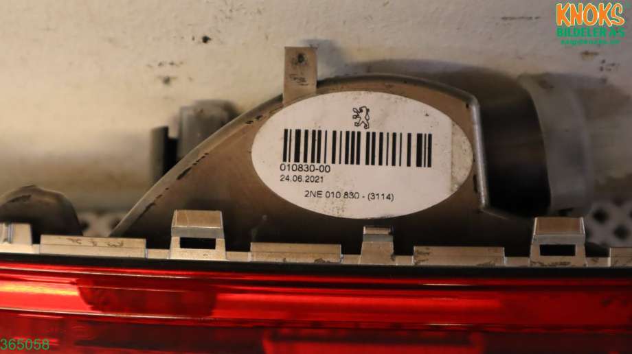 Baklykt fra støtfanger til Opel Corsa F 2019-->>  (OPEL|)