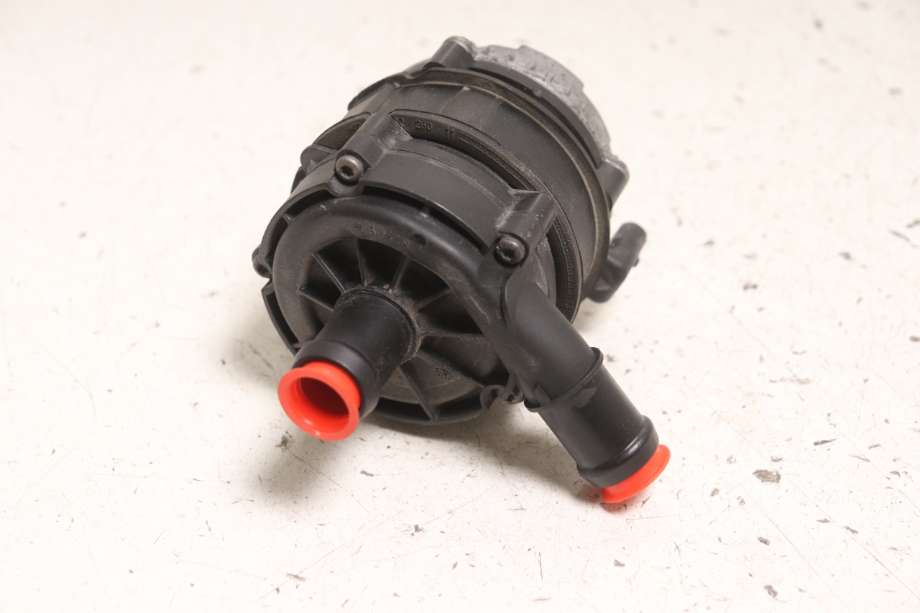 Sirkulasjonspumpe til Audi A3 2016-2020 (Type III, Fase 2)  (AUDI|04L 965 567|)