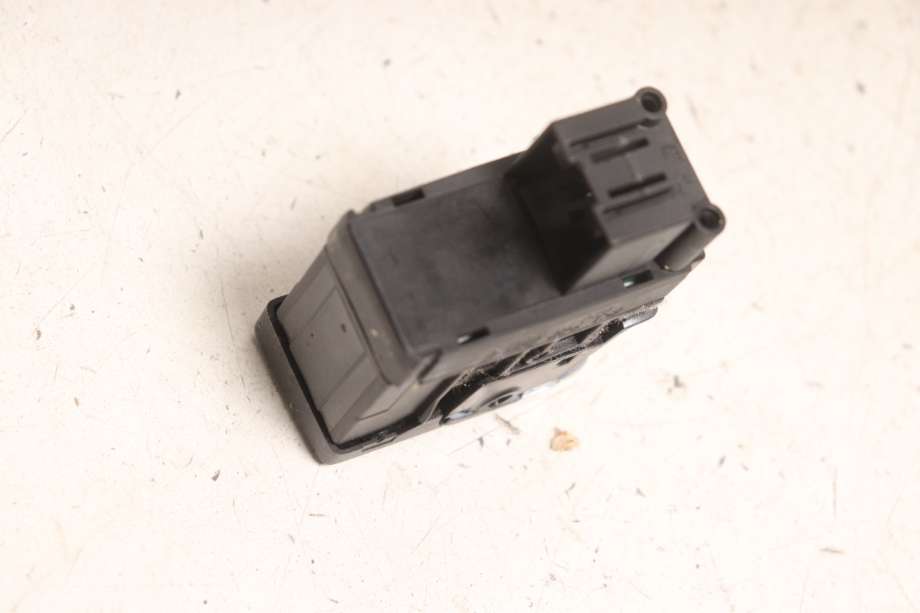 Bryter elektrisk håndbrekk/parkbrems til Audi A4 2007-2014 (Type IV) (B8) (B8) (AUDI|8K1 927 225 E|)