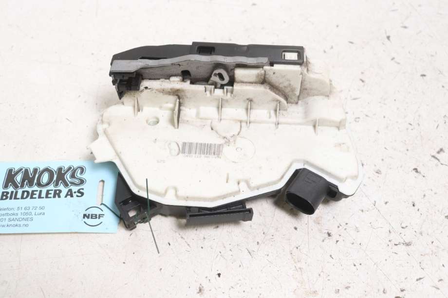 Låsekasse høyre foran til VW CC 2008-2012 (PASSAT CC) (PASSAT CC) (VOLKSWAGEN|5N1 837 016 C|)