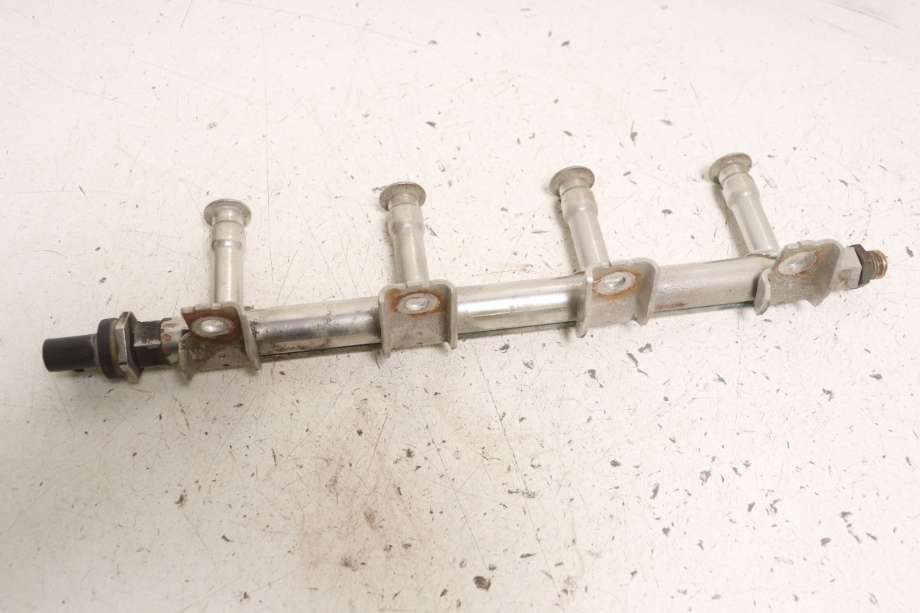 Dyseskinne (fuelrail) til VW Polo 2009-2014 (Type V, Fase 1)  (VOLKSWAGEN|03F 133 320 C|)