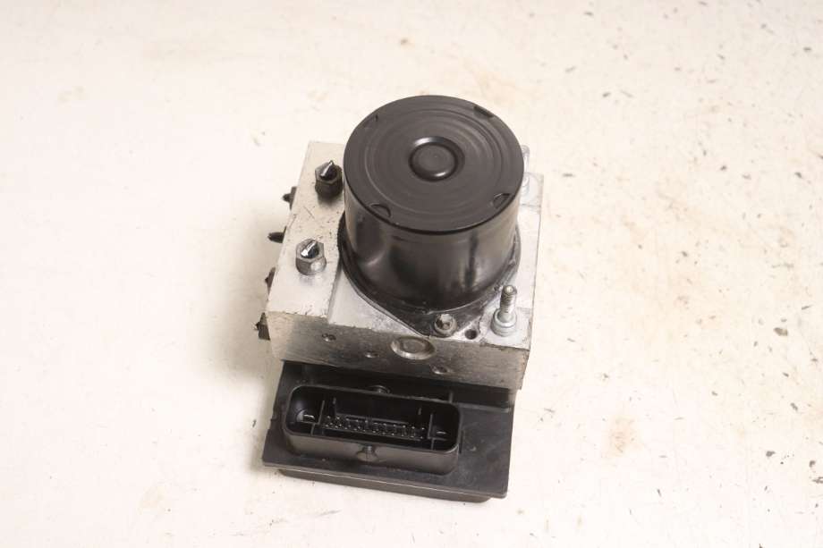 ABS sentral til Audi A1, 2010-2014 (Type I, Fase 1)  (AUDI|6R0 614 517 Q)