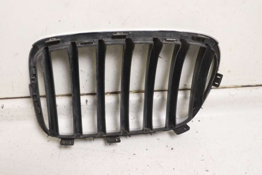 Grill høyre til BMW X3 2010-2017 (F25) (F25) (BMW|51 11 7 210 726|)