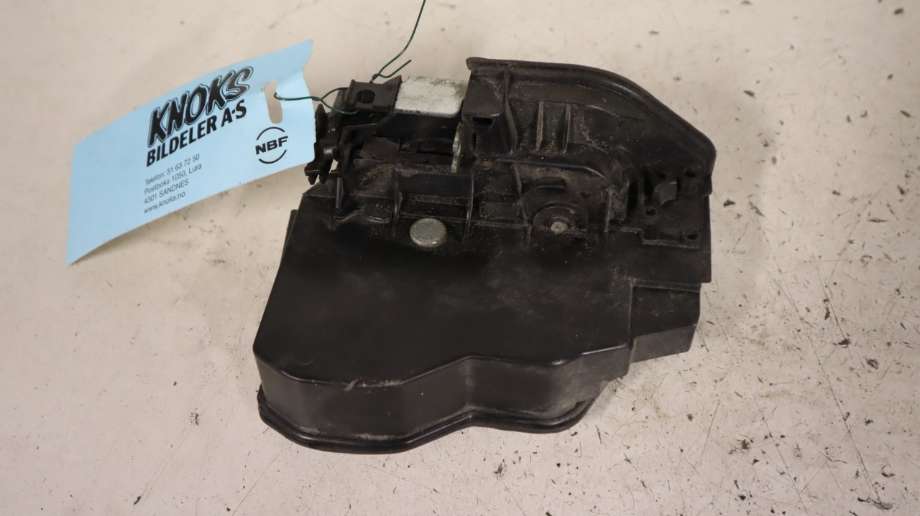 Låsekasse høyre foran til BMW X3 2010-2017 (F25) (F25) (BMW|51 21 7 229 458|)