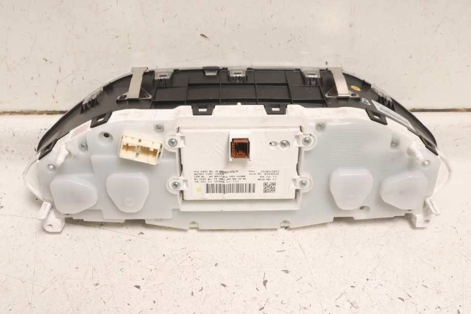 Instrumentpanel til Peugeot 208 2012-2019 (Type I) (PEUGEOT|98 226 333 80|98 019 037 80|)