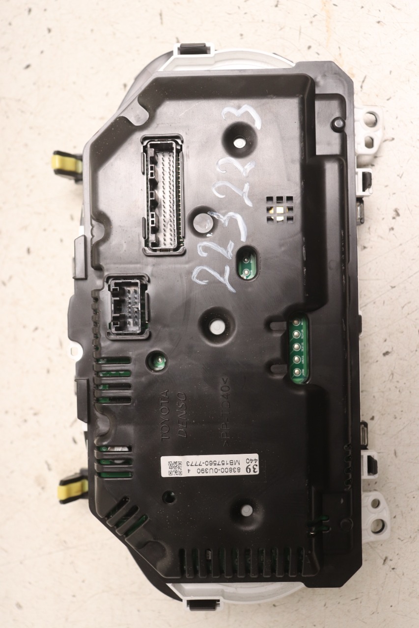 Instrumentpanel til Toyota Yaris 2014-2020 (Type III, Fase 2)  (TOYOTA|838000U390|)