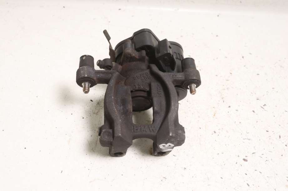Bremsecaliper venstre bak til BMW 2-Serie 2014-2021 (F22/F23) (F22/F23) (BMW|34 20 6 883 033|)