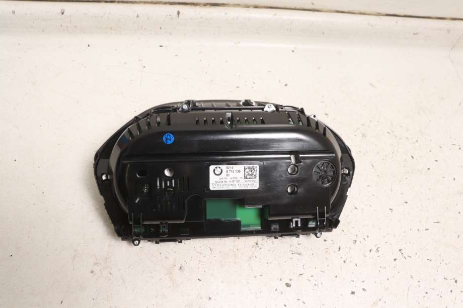 Instrumentpanel til BMW 2-Serie 2014-2021 (F22/F23) (F22/F23) (BMW|62 10 5 A3B 670|62 10 5 A24 593|)