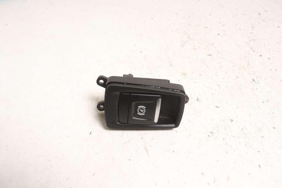 Bryter elektrisk håndbrekk/parkbrems til BMW 2-Serie 2014-2021 (F22/F23) (F22/F23) (BMW|61 31 9 877 888|)