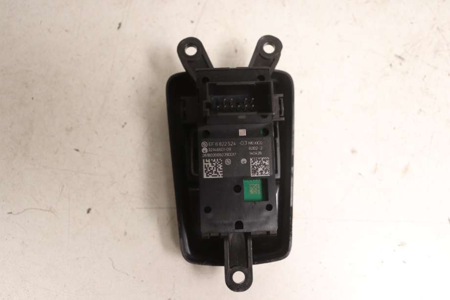 Bryter elektrisk håndbrekk/parkbrems til BMW 2-Serie 2014-2021 (F22/F23) (F22/F23) (BMW|61 31 9 877 888|)