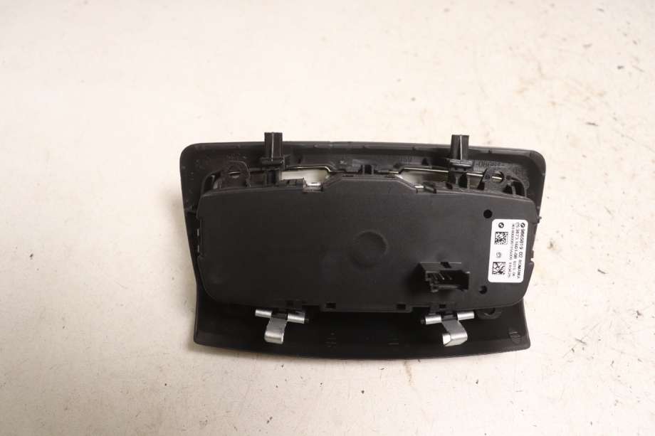 Bryter lys til BMW 2-Serie 2014-2021 (F22/F23) (F22/F23) (BMW|61 31 5 A25 462|)