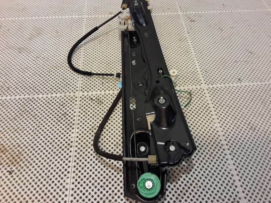 Ruteheis til BMW X1 2009-2015 (E84) (E84) (BMW|51 33 2 990 386|)