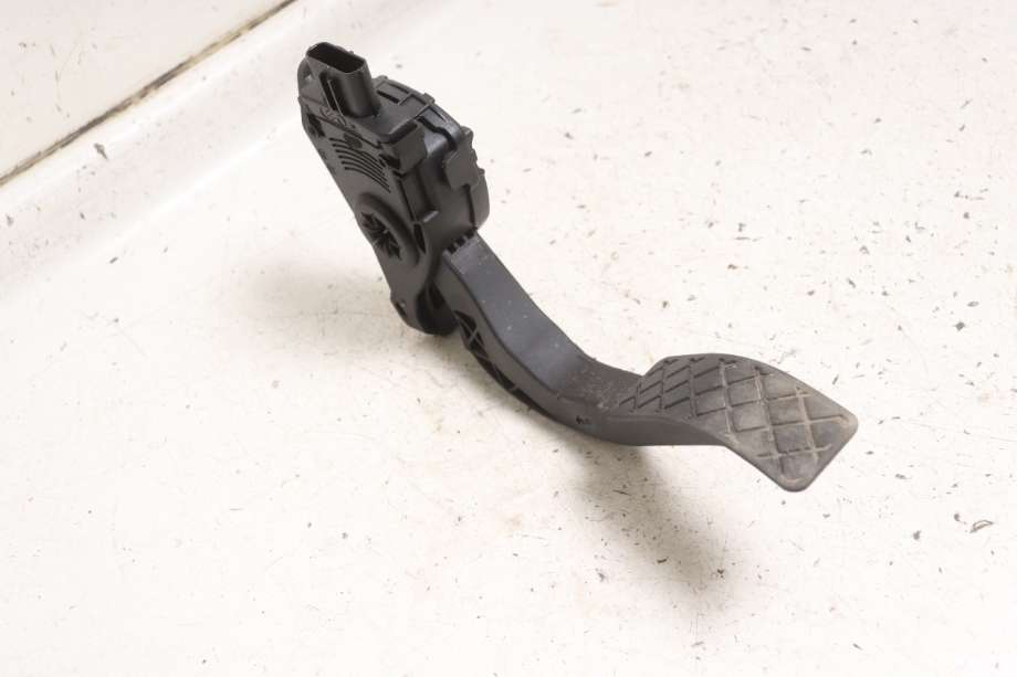 Pedal gass til Audi A4 2007-2014 (Type IV) (B8) (B8) (AUDI|8K1 721 523 A|)