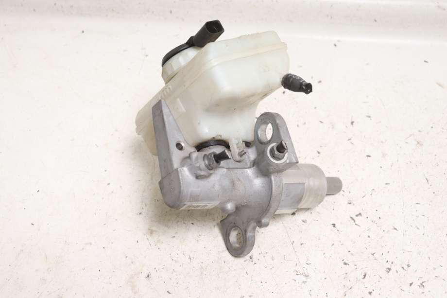 Bremsepumpe hoved til Audi A4 2007-2014 (Type IV) (B8) (B8) (AUDI|4G2 611 021 C|)