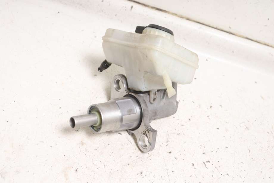 Bremsepumpe hoved til Audi A4 2007-2014 (Type IV) (B8) (B8) (AUDI|4G2 611 021 C|)