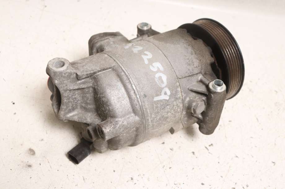 Aircondition kompressor til VW Passat 2011-2015 (B7) (B7) (VOLKSWAGEN|5K0 820 803 L|)