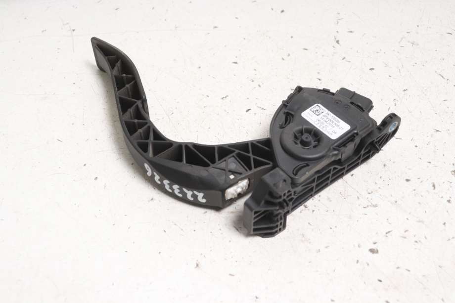 Pedal gass til Audi Q5 2012-2017 (Type I, Fase 2)  (AUDI|8K1 723 523 A|)