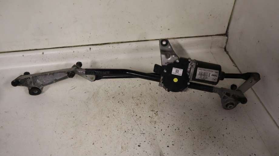 Viskermotor frontrute til Mercedes GLA 2014-2020 (X156) (X156) (MERCEDES|A 176 820 00 40|)