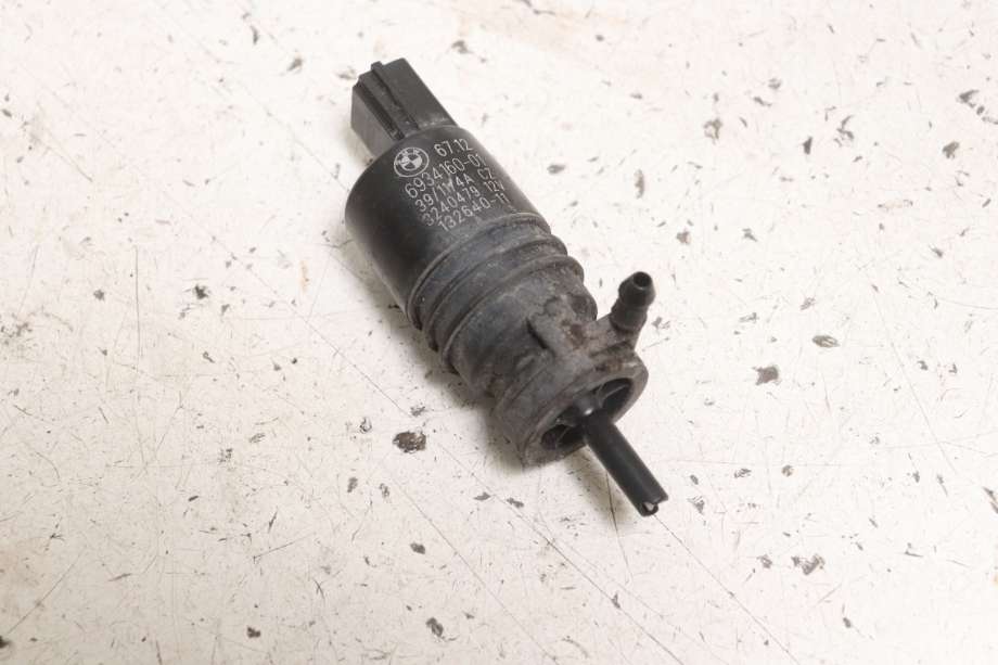 Spylerpumpe foran til BMW 5-Serie, 2010-2017 (F10/F11) (F10/F11) (BMW|67 12 6 934 160)