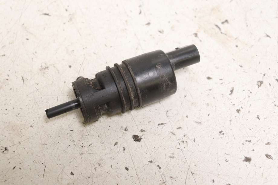 Spylerpumpe foran til BMW 5-Serie 2010-2017 (F10/F11) (F10/F11) (BMW|67 12 6 934 160|)
