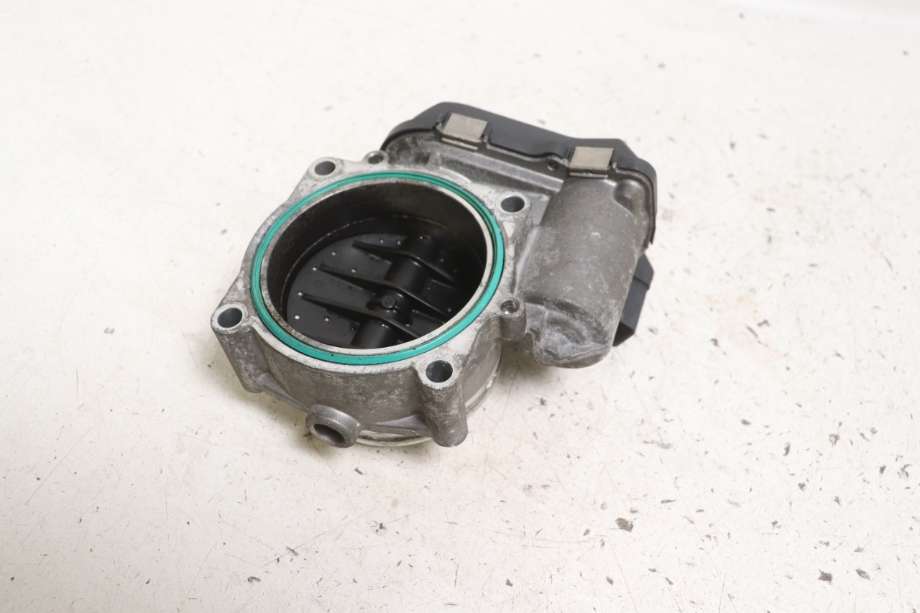 Spjeldhus til BMW 3-Serie 2005-2011 (E90/E91/E92/E93) (E90/E91/E92/E93) (BMW|13 54 7 556 118|)