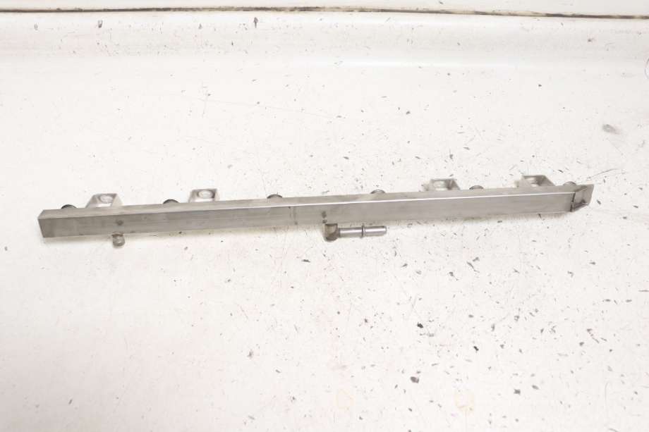 Dyseskinne (fuelrail) til BMW 3-Serie 2005-2011 (E90/E91/E92/E93) (E90/E91/E92/E93) (BMW|13 53 7 542 541|)