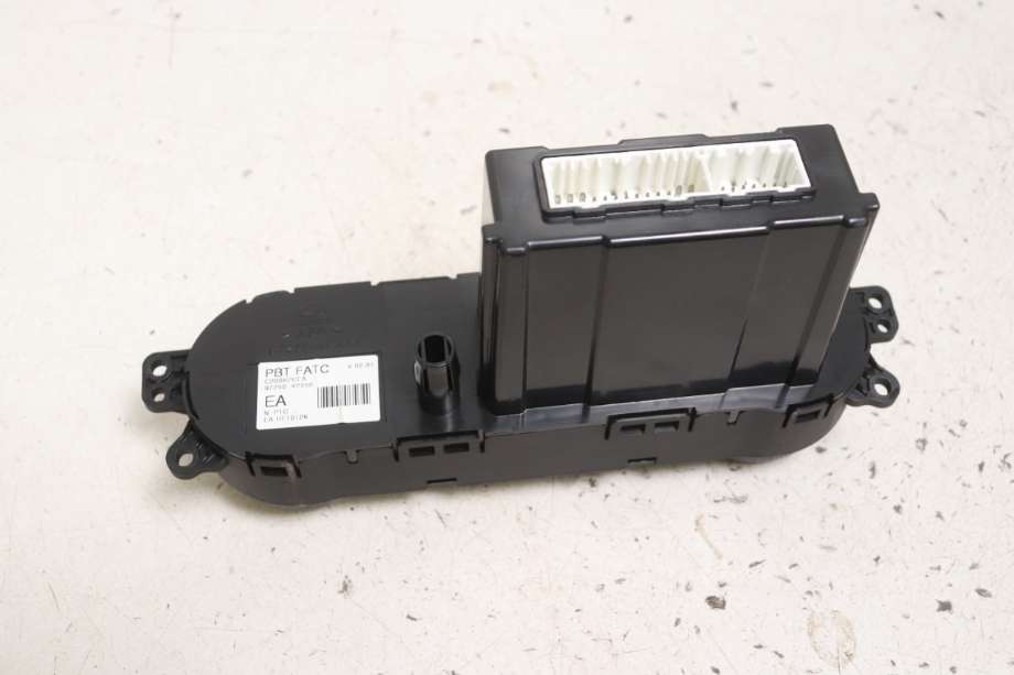 Varmeapparat betjening til Hyundai i20 2009-2014 (Type I)  (HYUNDAI|97250 4P350BLH|)