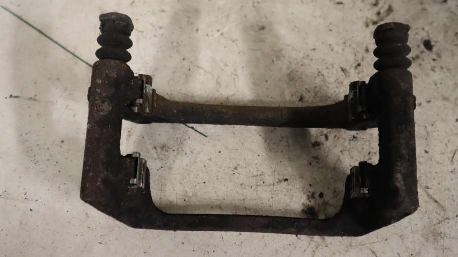 Bremsecaliper brakett til Peugeot 308 2013-2021 (Type II)  (PEUGEOT|16 104 283 80|)