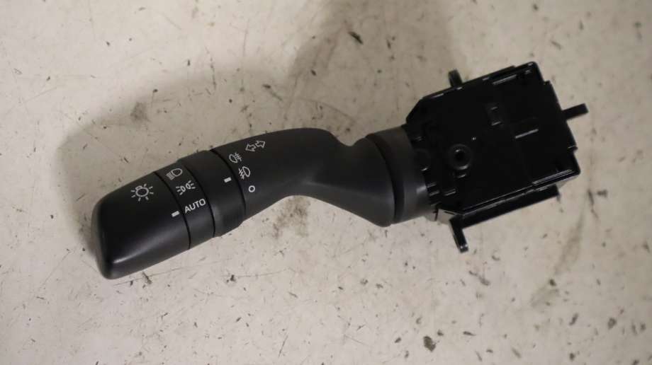 Bryter blink til Toyota Camry, 2019-->> (TOYOTA|8432933090)
