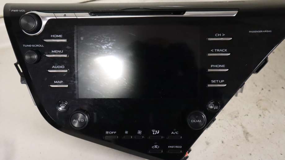 Bilstereo navigasjon til Toyota Camry 2019-->>  (TOYOTA|8614033D01|)