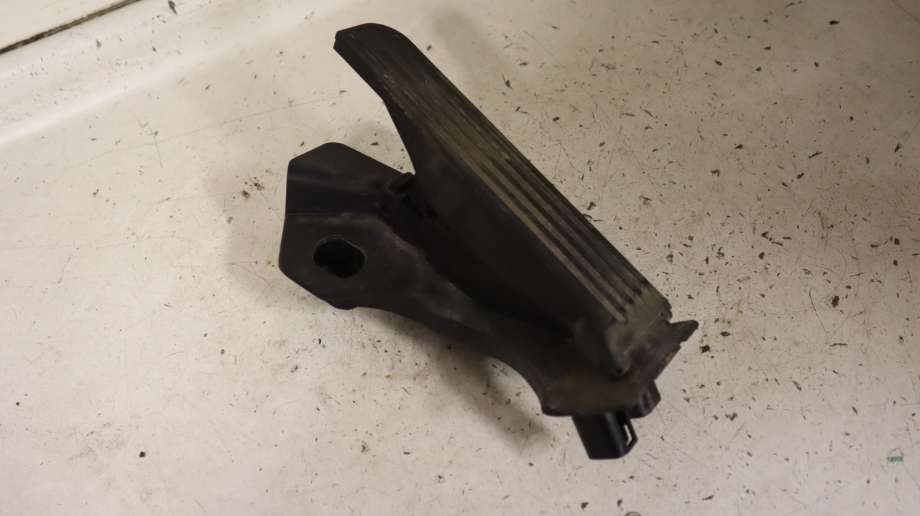 Pedal gass til VW Tiguan 2011-2016 (Type I, Fase 2) (VOLKSWAGEN|1K1 723 503 BA|1K1 723 503 R|)