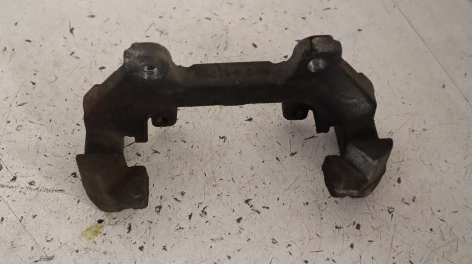 Bremsecaliper brakett til Fiat 500, 2008-2020 (FIAT|)