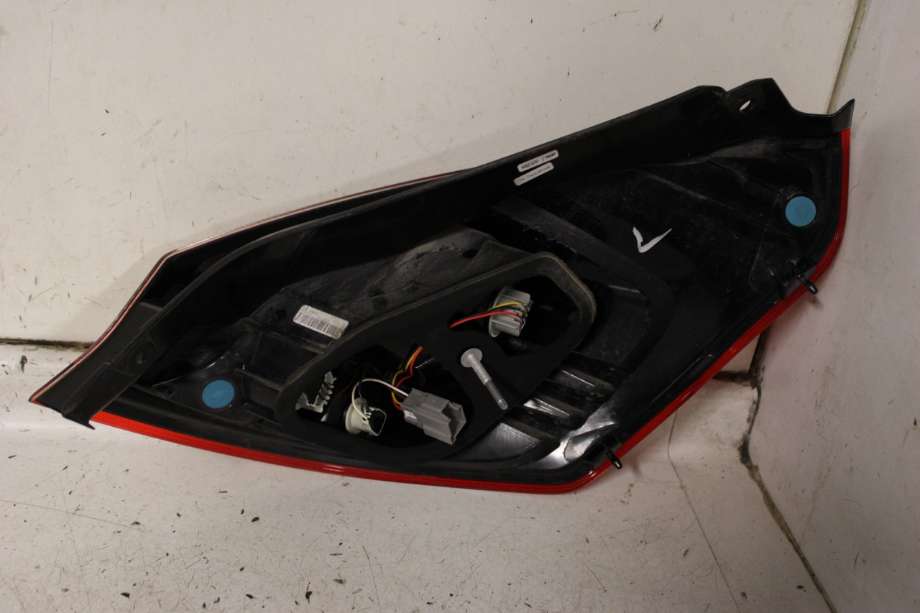 Baklykt venstre til Ford Fiesta 2013-2017 (Type VI, Fase 2)  (FORD|1877011|)