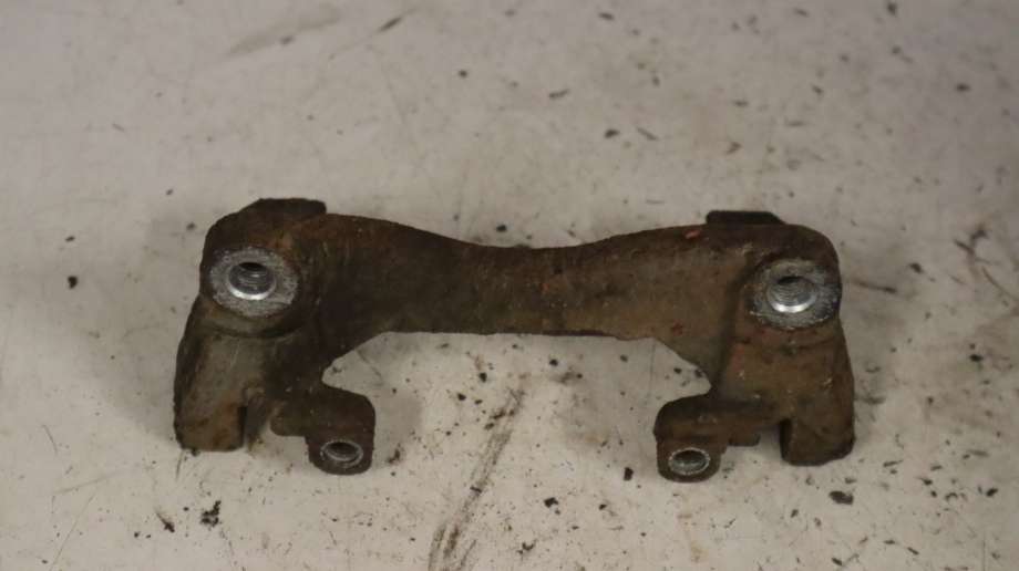 Bremsecaliper brakett til Toyota Yaris 2012-2014 (Type III, Fase 1) (TOYOTA|477210D200|)