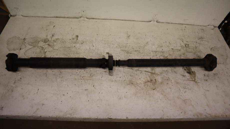 Mellomaksel til BMW 1-Serie 2004-2011 (E81/E82/E87/E88) (E81/E82/E87/E88) (BMW|26 10 7 567 953|)