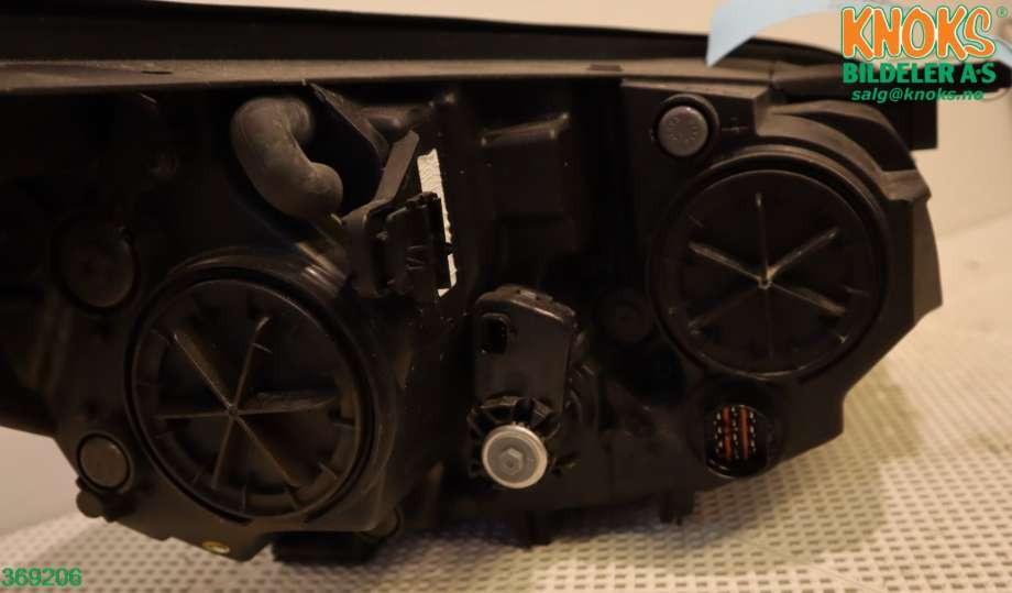Frontlykt venstre halogen til Kia Soul 2014-2019 (Type II)  (KIA|92101E 40101D|)