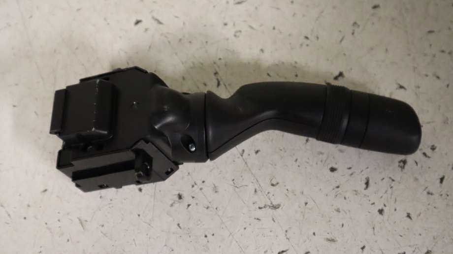 Bryter blink til Toyota RAV4 2019-->> (Type V)  (TOYOTA|8432933090|)