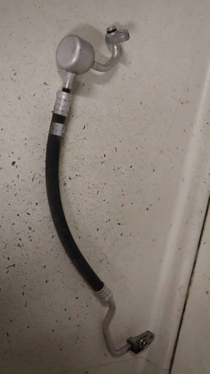 Aircondition rør til Toyota RAV4 2019-->> (Type V)  (TOYOTA|8871142060|)