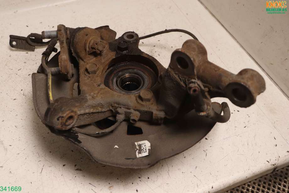 Hjulspindel høyre foran til Toyota Avensis 2009-2015 (Type III, Fase 1)  (TOYOTA|4321105090|)