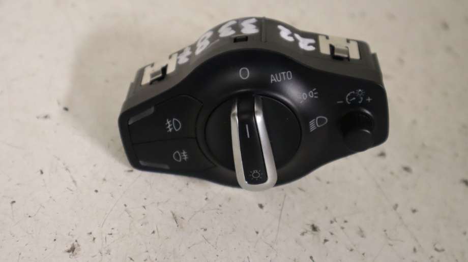 Bryter lys til Audi A4, 2007-2014 (Type IV) (B8) (B8) (AUDI|8K0 941 531 AS)