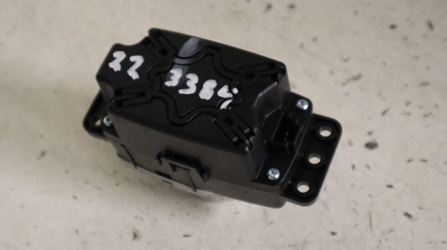 Bryter diverse til Mercedes GLA 2014-2020 (X156) (X156) (MERCEDES|A 246 900 13 09 9107|)