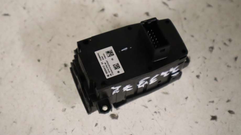 Bryter elektrisk håndbrekk/parkbrems til BMW X3 2010-2017 (F25) (F25) (BMW|61 31 9 877 889|)